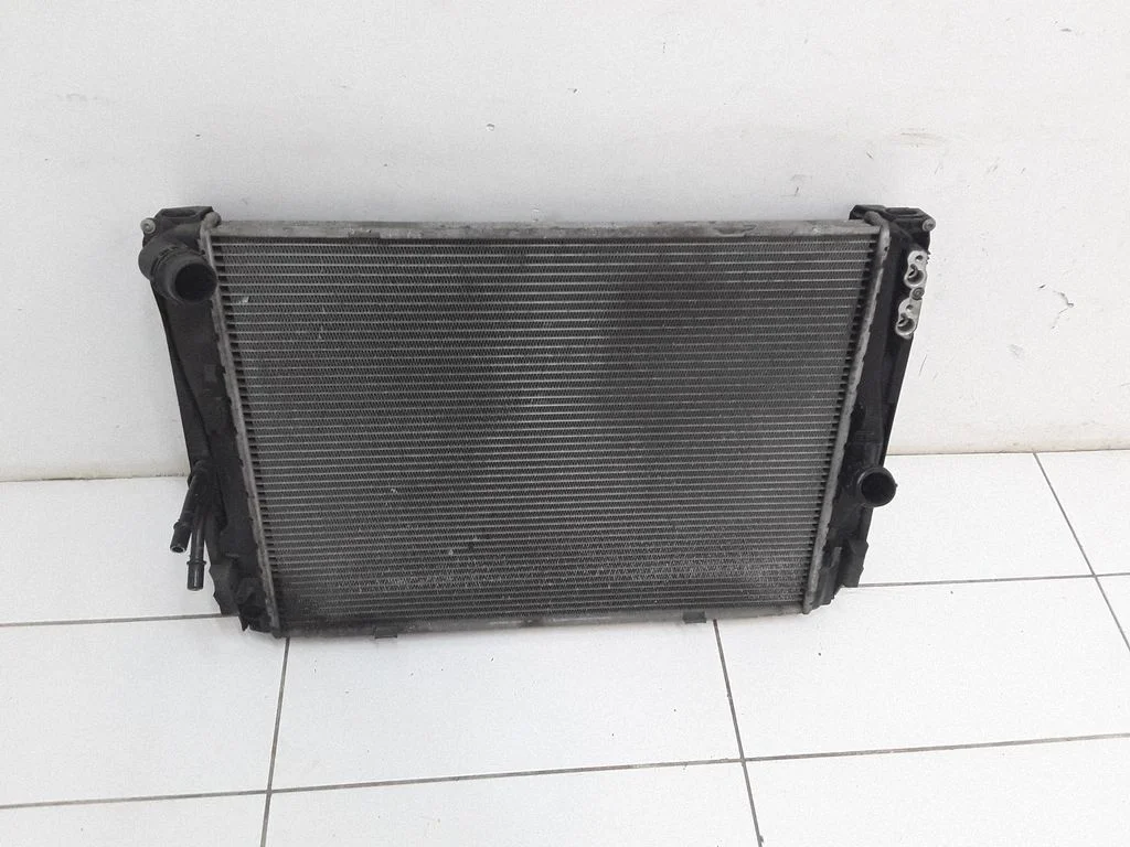 Coolant radiator – BMW 3 Series E90 E91 (2005-2012)