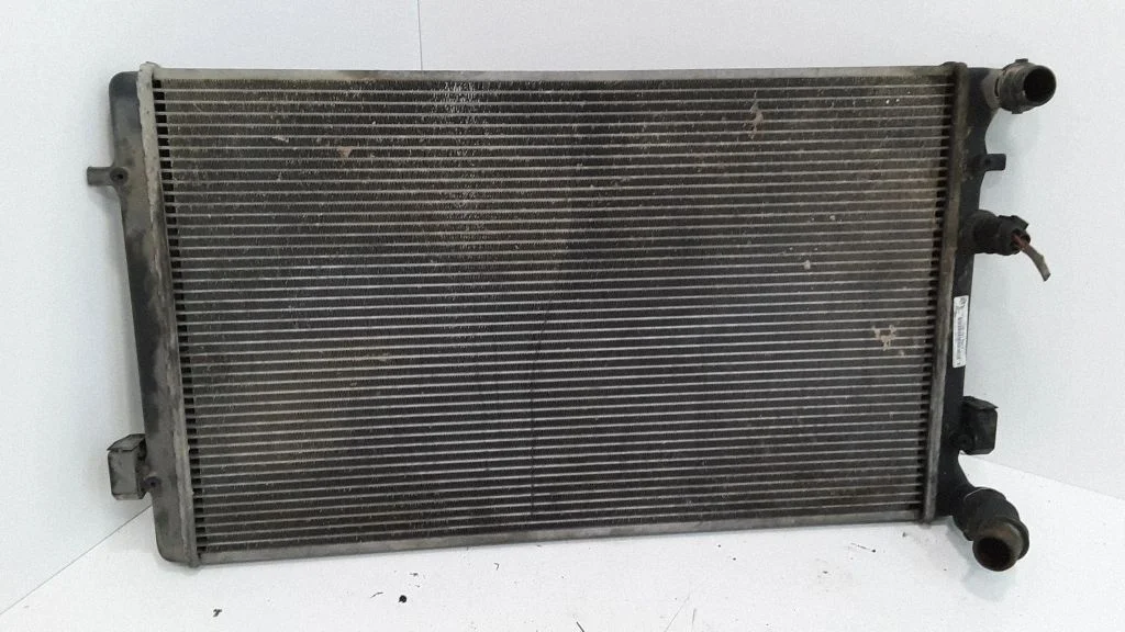Dzesēšanas šķidruma radiators 1J0121253P