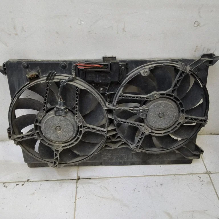 Electric radiator cooling fan – front