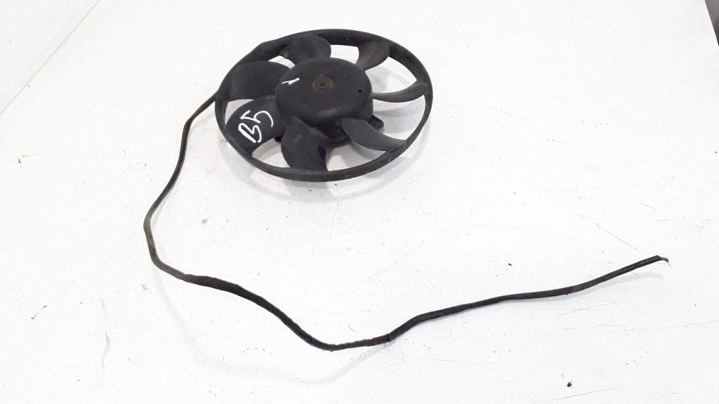 Electric radiator cooling fan 8B0950455