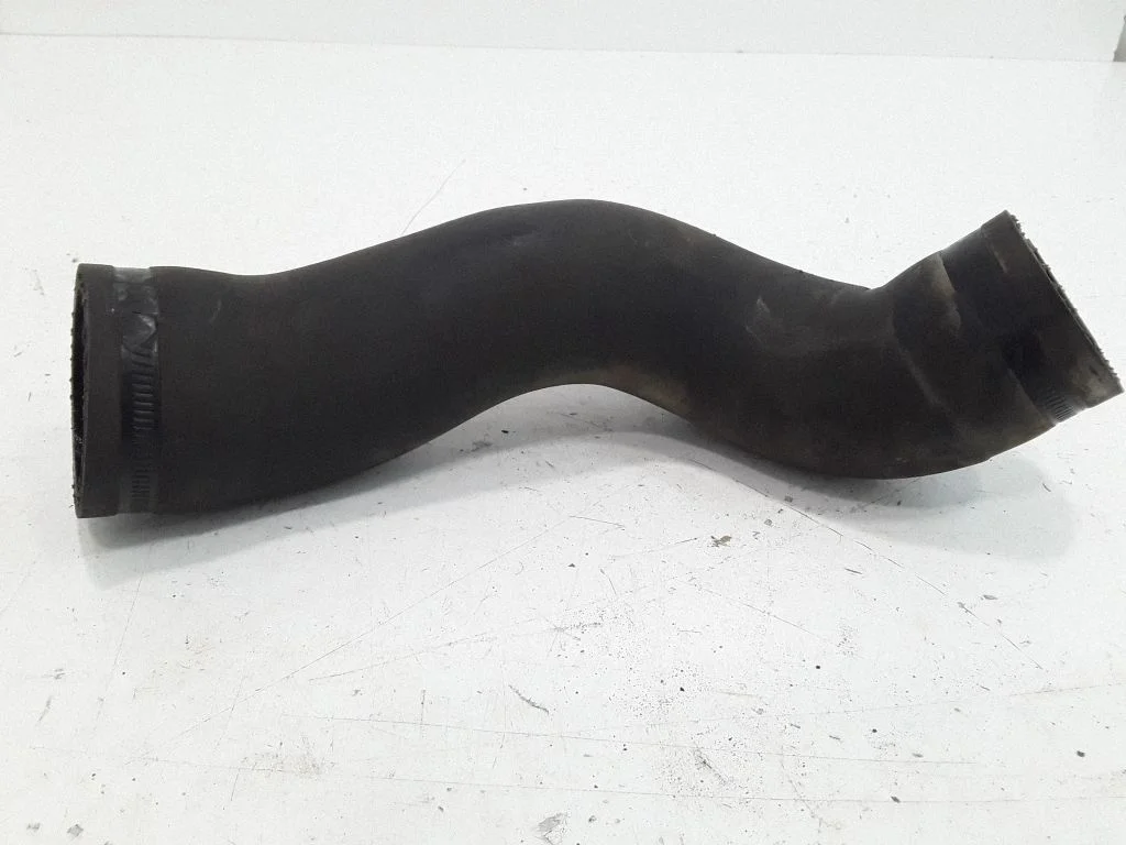 Intercooler hose/pipe