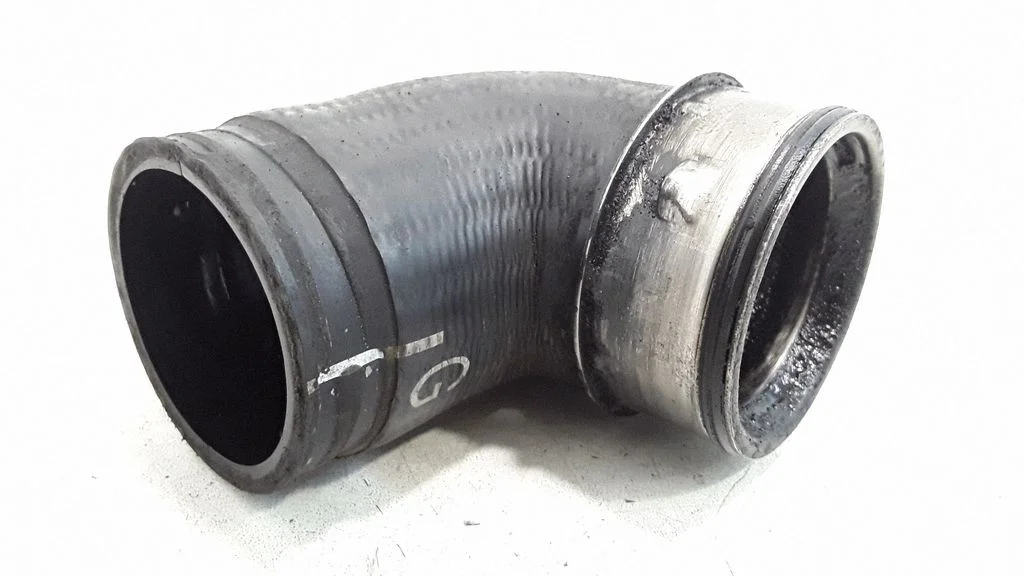 Intercooler hose/pipe YM219F072AC