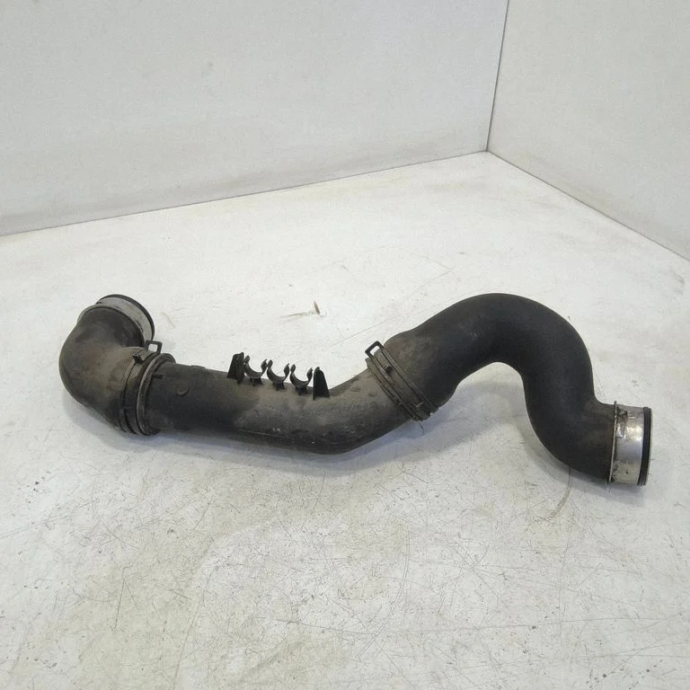 Vahejahuti voolik (-ud)/ toru (-d) – Volkswagen Caddy (2004-2010)
