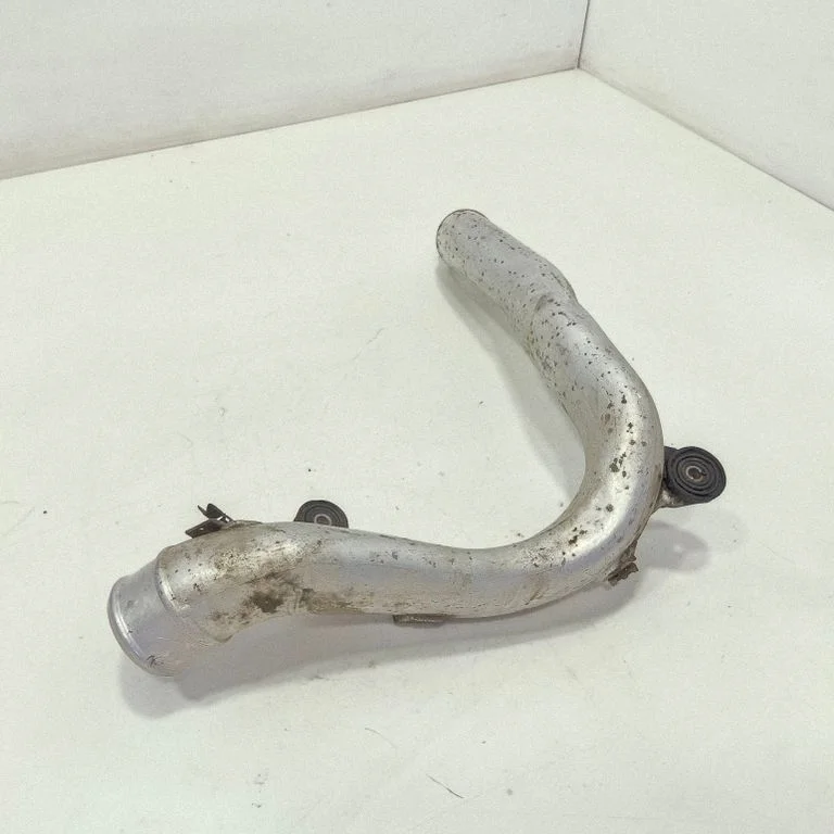 Intercooler hose/pipe – front