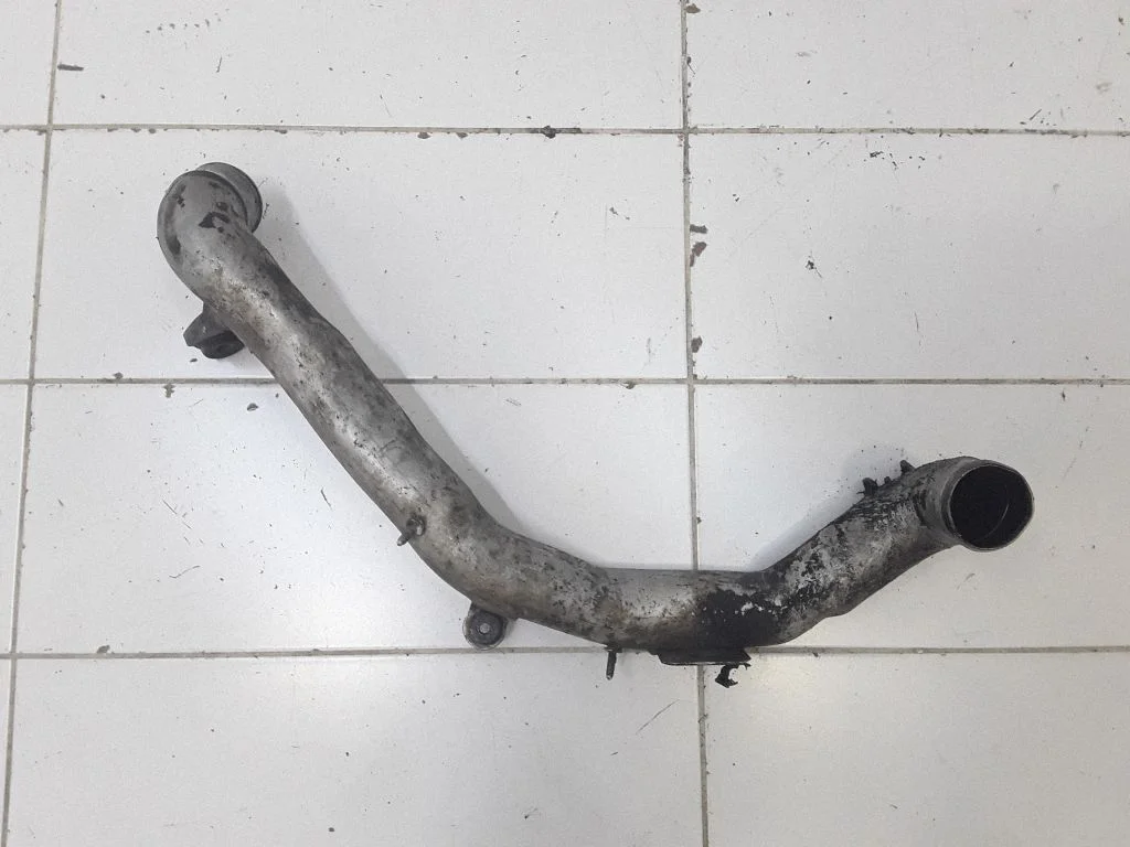 Intercooler hose/pipe