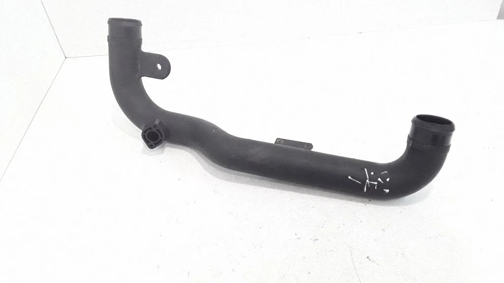 Intercooler hose/pipe 8D0145840