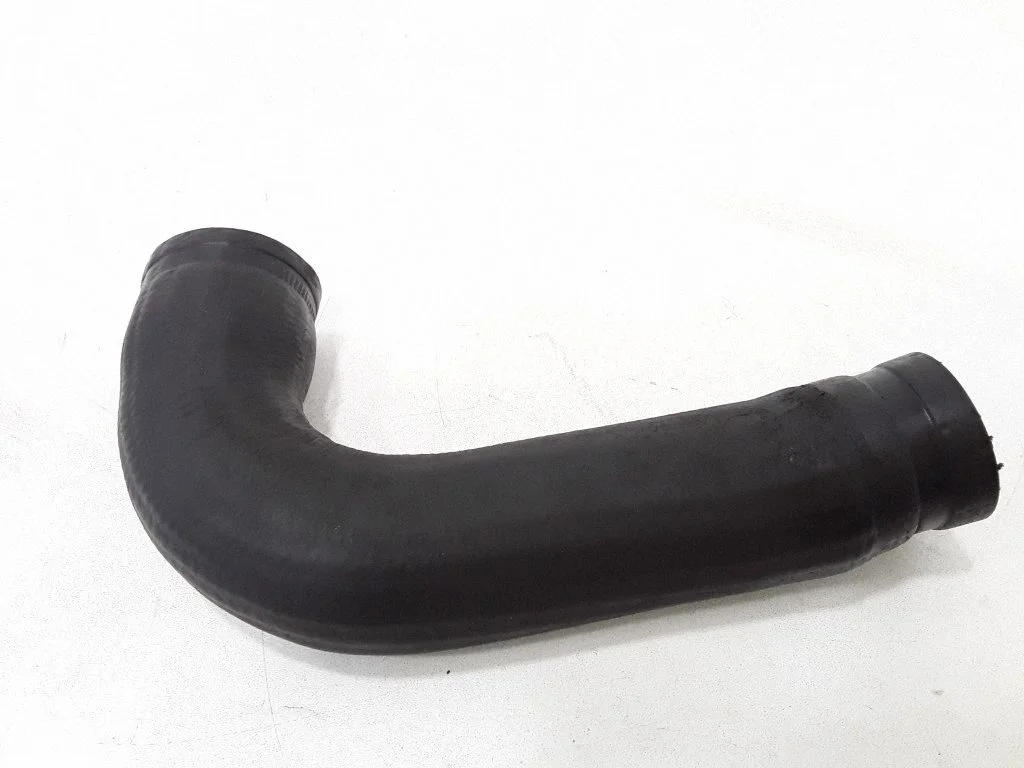 Vahejahuti voolik (-ud)/ toru (-d) 8077289
