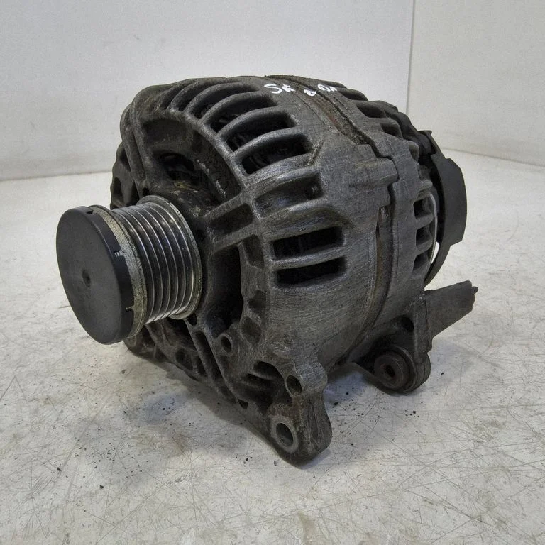 Generator/alternator 03F903023D