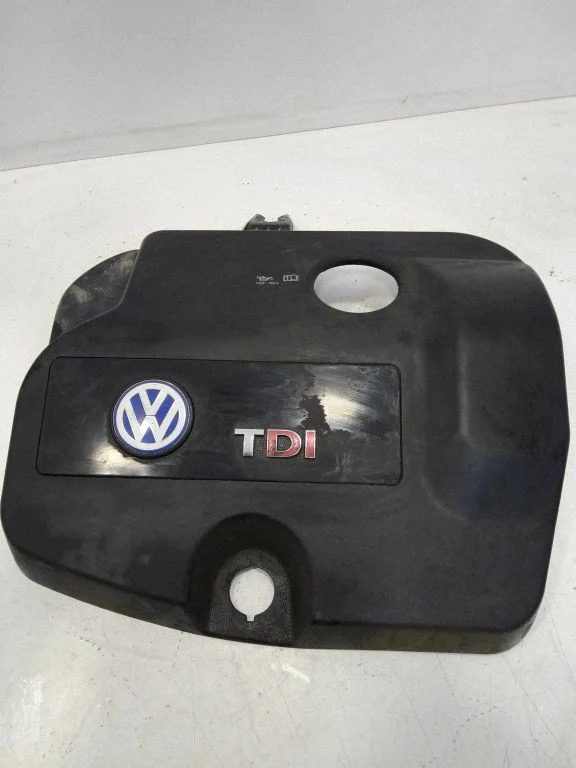 Engine cover (trim) – front