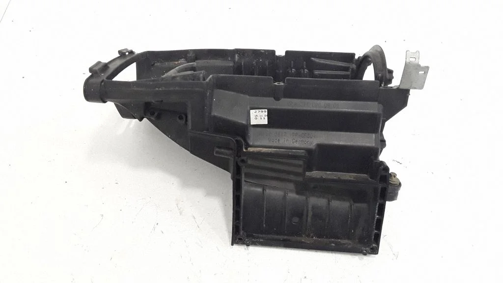 Air filter box A2710900901