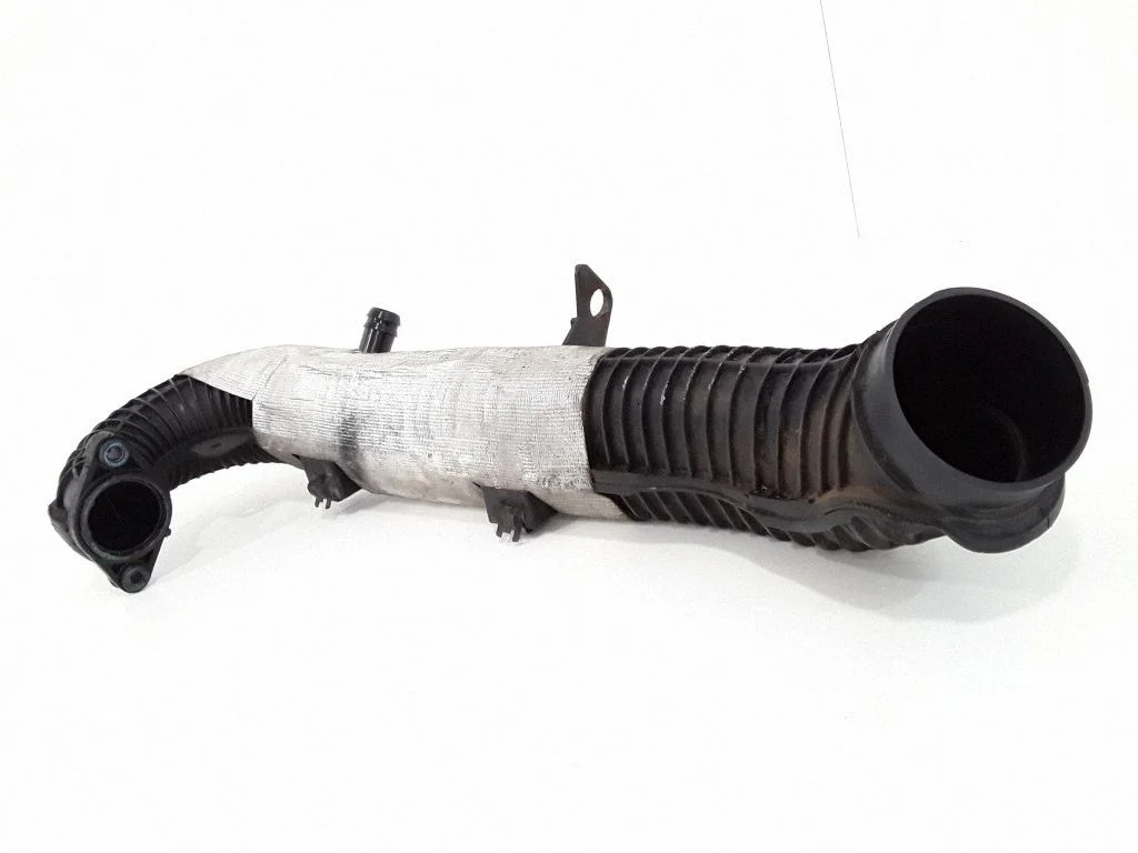 Air intake duct part – Volvo V50 (2008-2012)