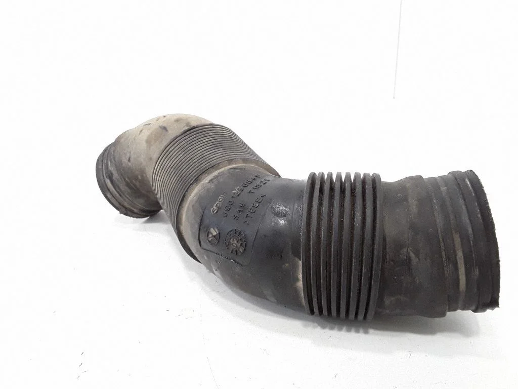 Air intake duct part 6Q0129684P