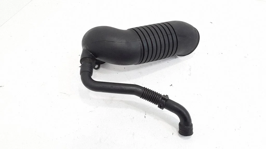 Turbo air intake inlet pipe/hose 8D0129615K