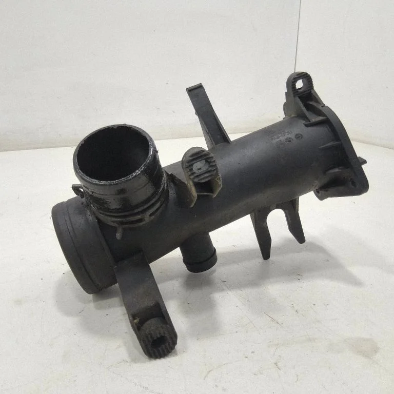 Air intake hose/pipe 03C129617D
