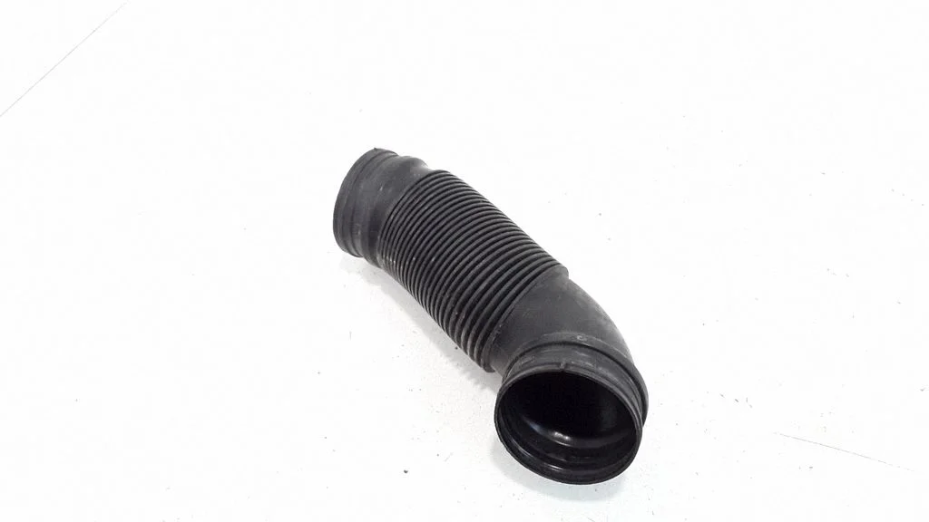 Air intake hose/pipe