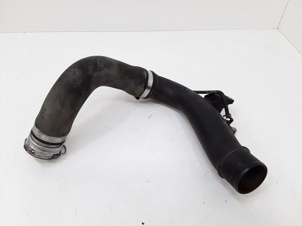 Air intake hose/pipe