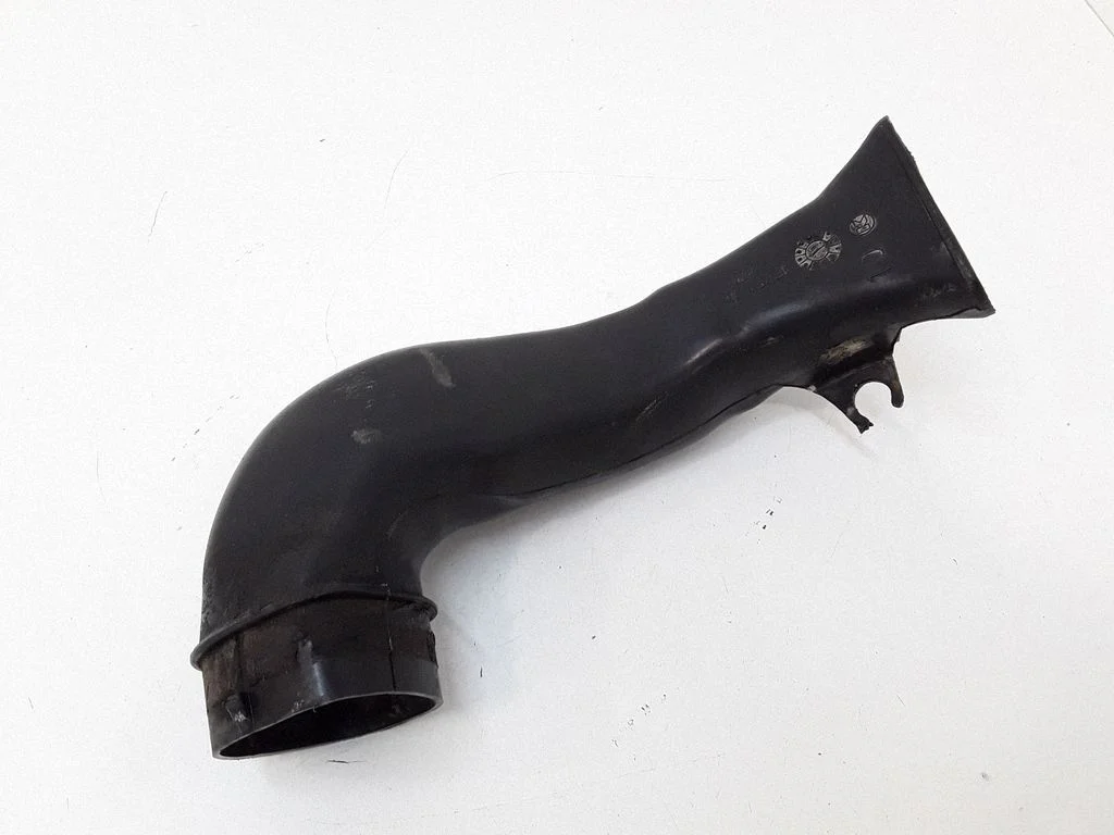 Air intake hose/pipe 177510R010