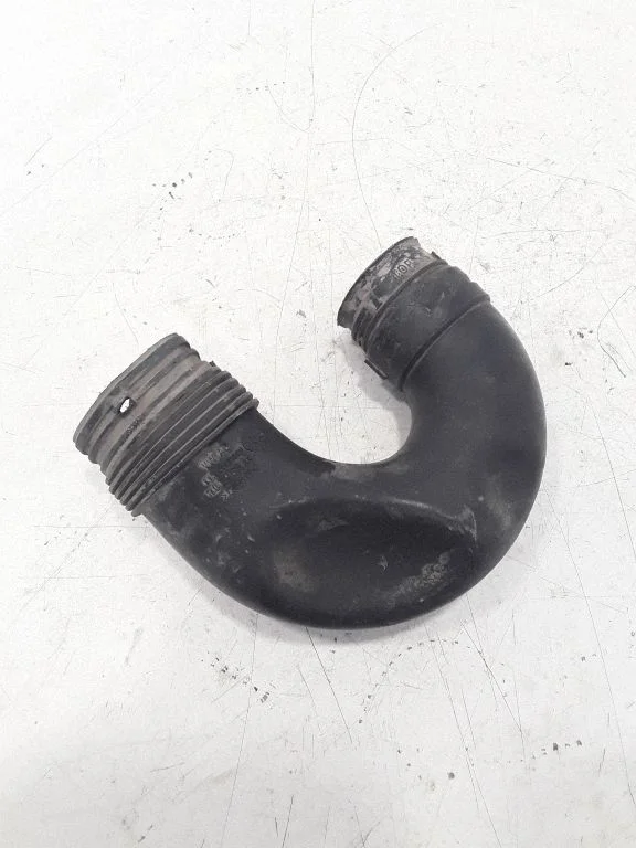 Air intake hose/pipe 1K0129618