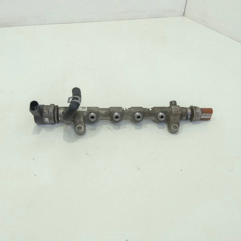 Fuel main line pipe 03L089N