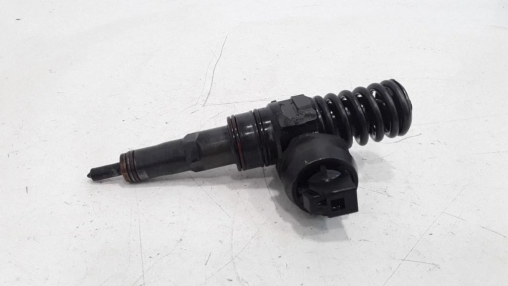 Fuel injector 038130073BA