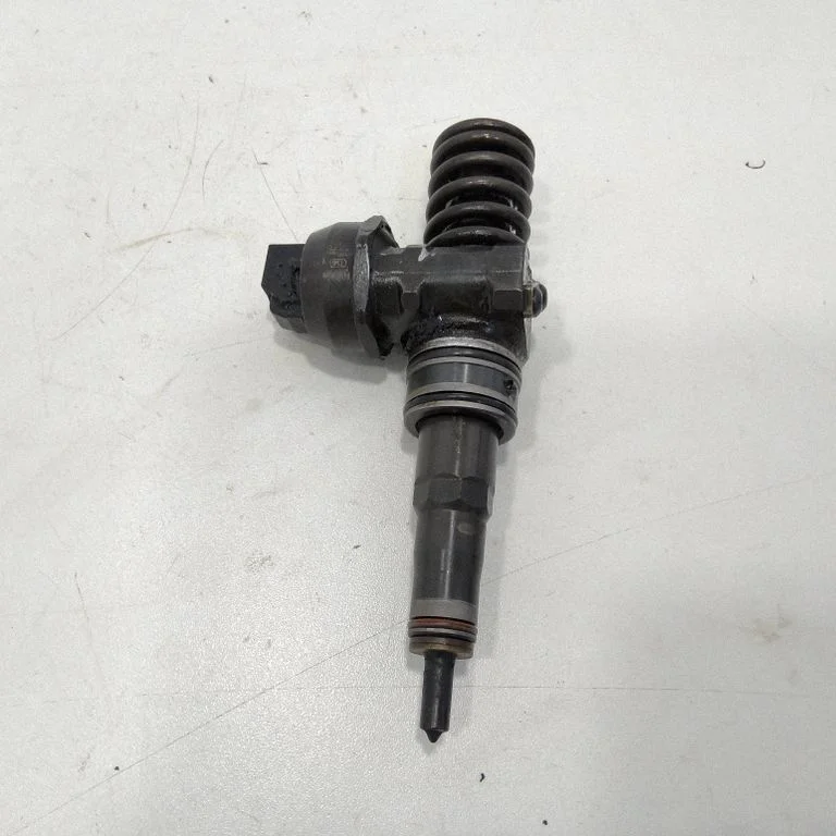 Fuel injector 038130073BN