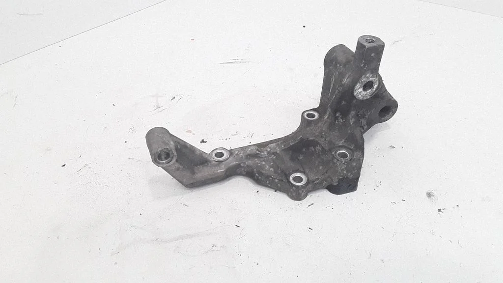 Generator/alternator bracket