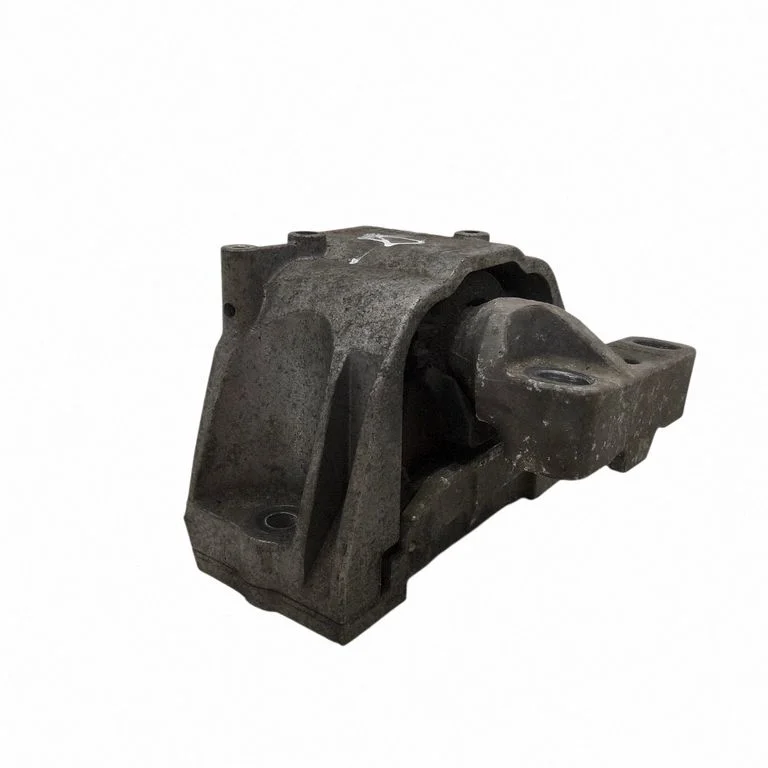 Engine mount bracket – front right