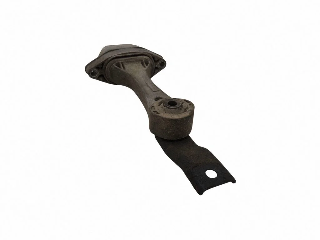 Engine mount bracket – front