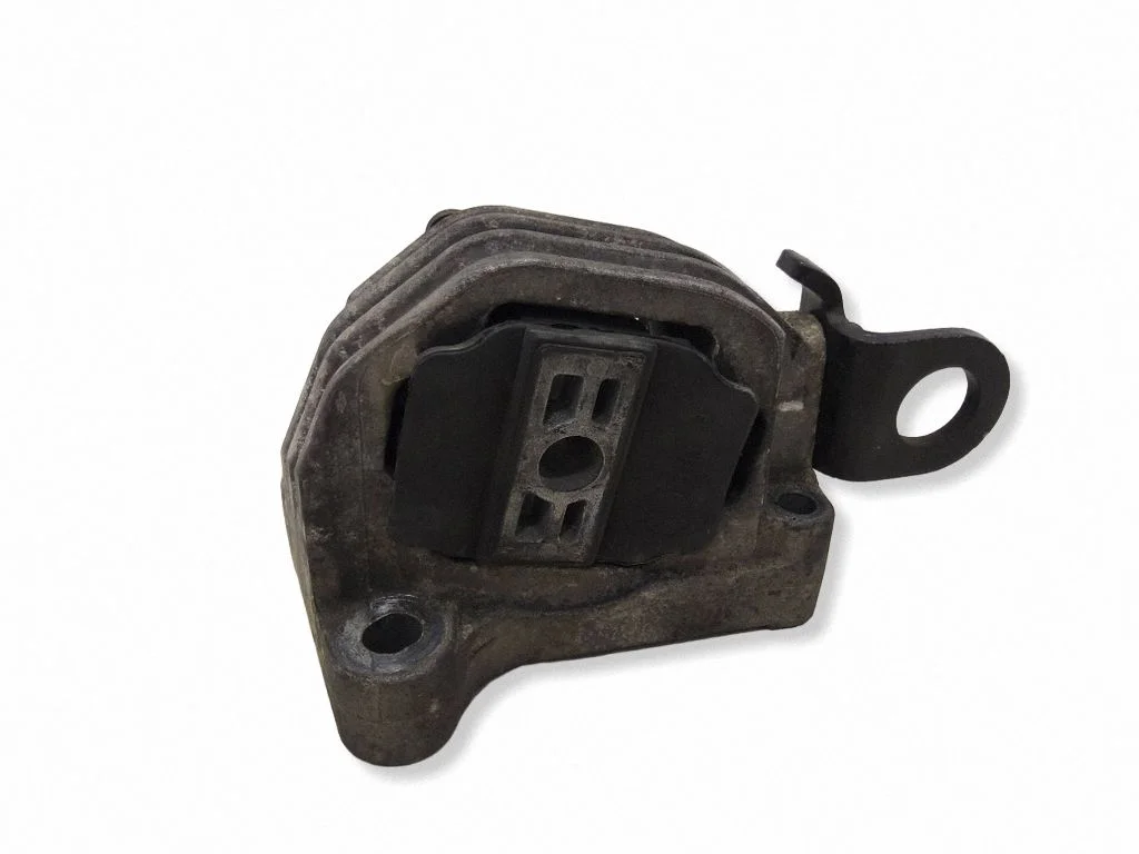 Engine mount bracket – Volvo S60 (2001-2004)