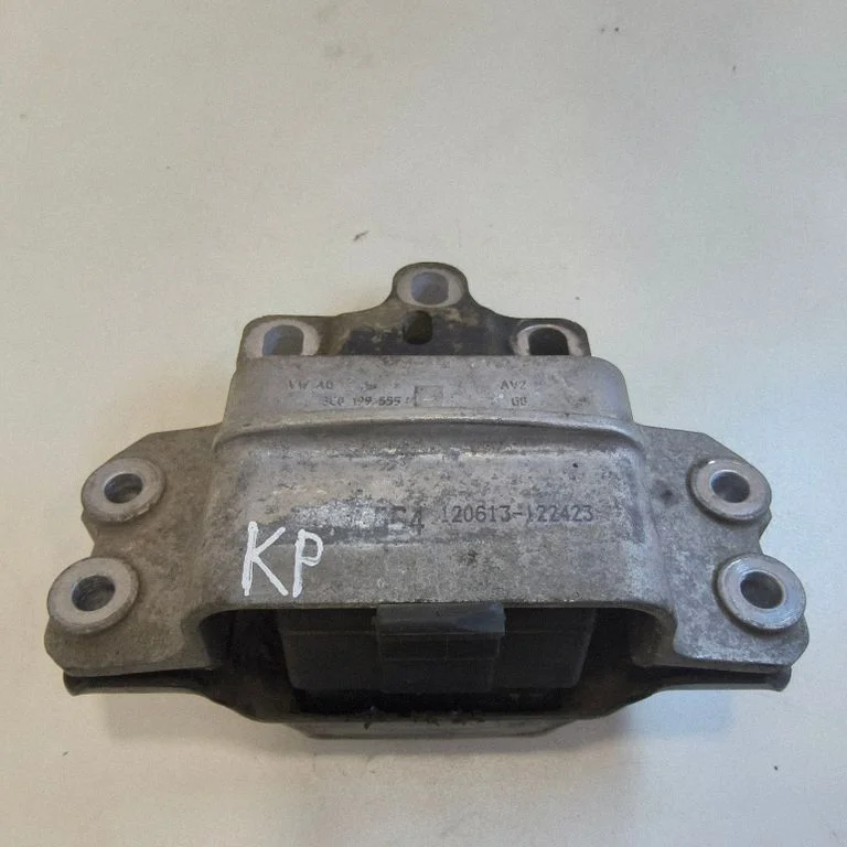 Engine mount bracket 3C0199555