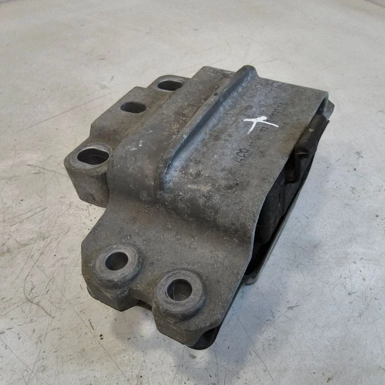 Dzinēja spilvens 1K0199555