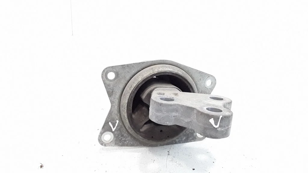 Engine mount bracket – front left