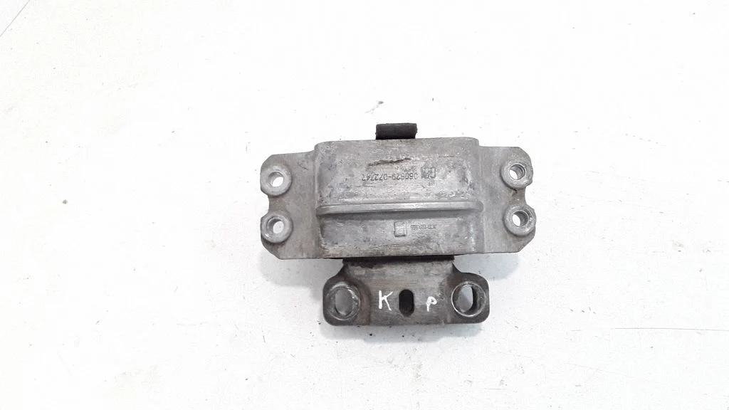 Engine mount bracket – front left