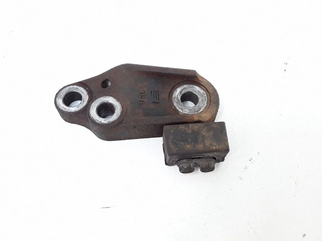 Engine mount bracket – right