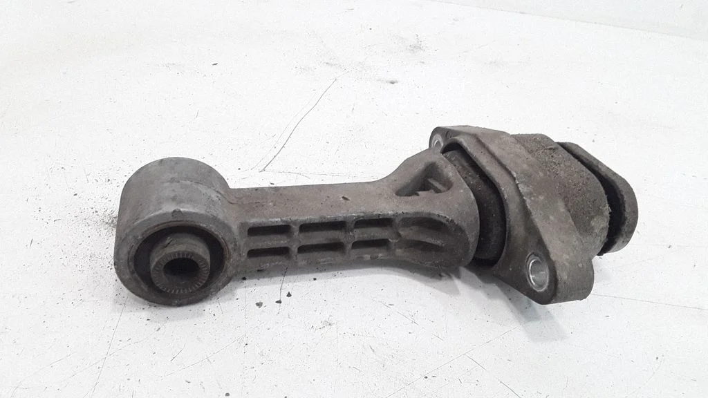 Engine mount bracket – Hyundai i20 (PB PBT) (2008-2014)