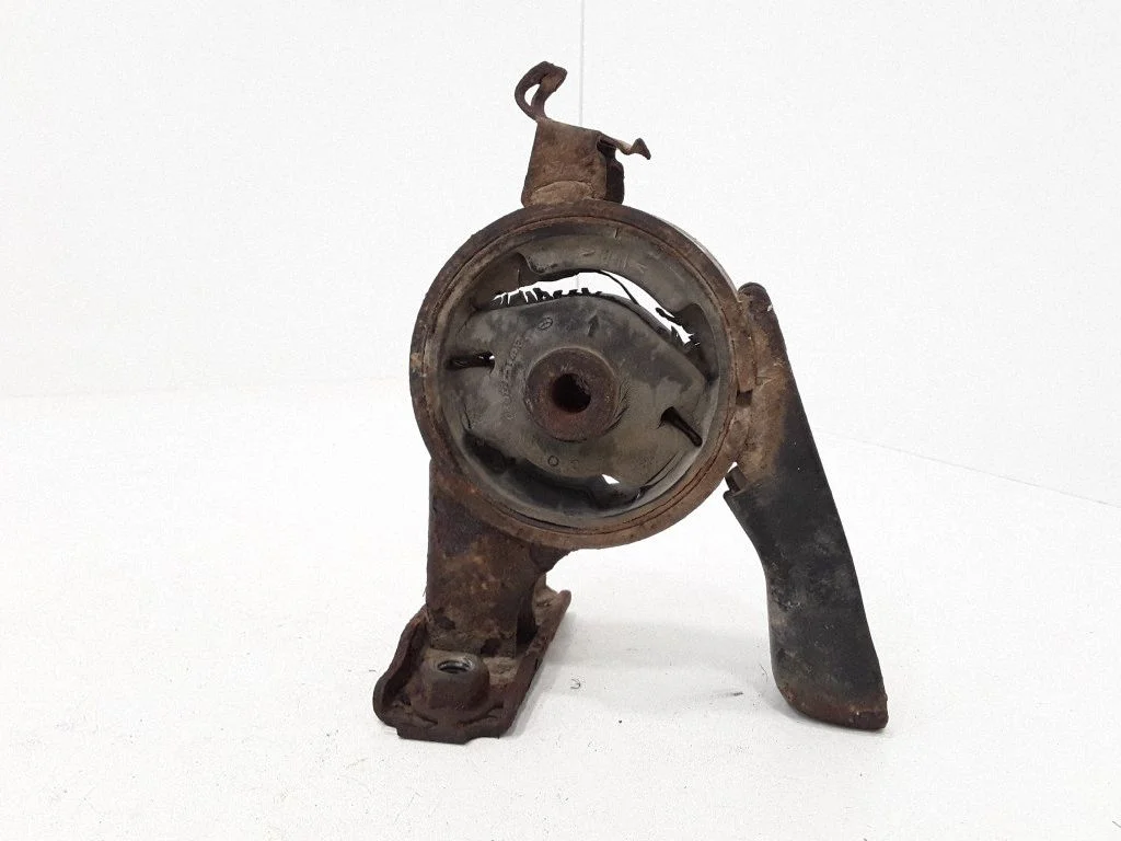 Engine mount bracket