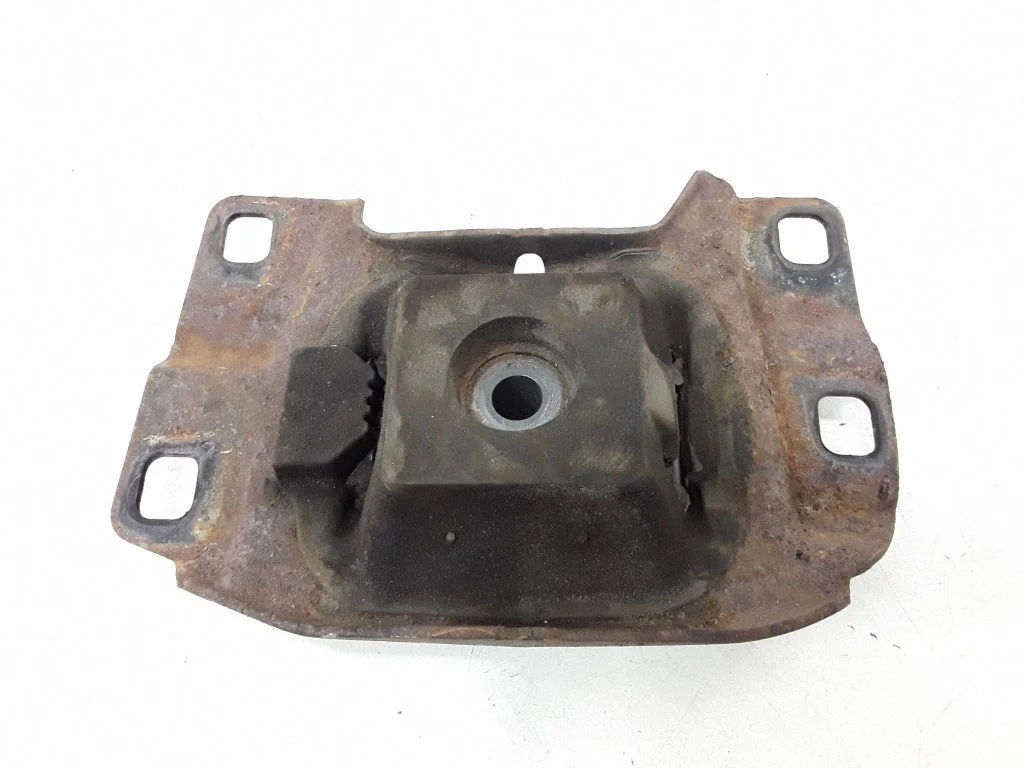 Engine mount bracket