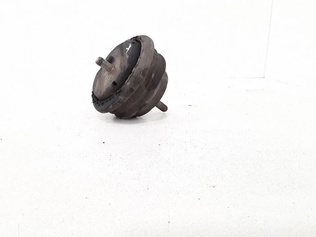 Engine mount bracket – left