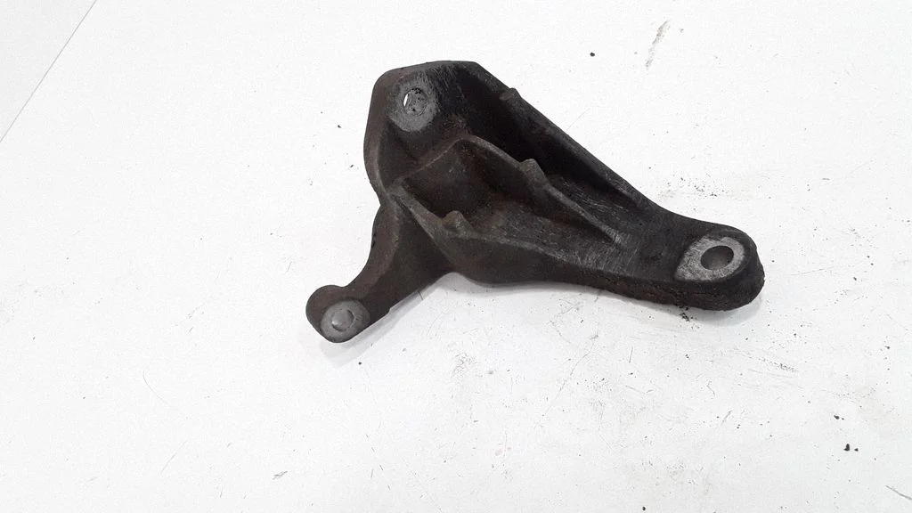 Mootori kinnituskronstein 3M516P093AE