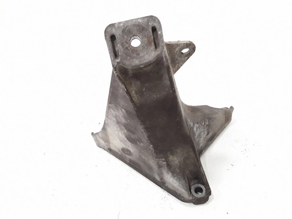 Engine mounting bracket 8D0199308F