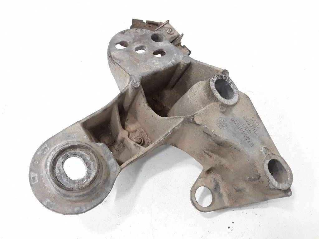Engine mounting bracket 8D0199352H