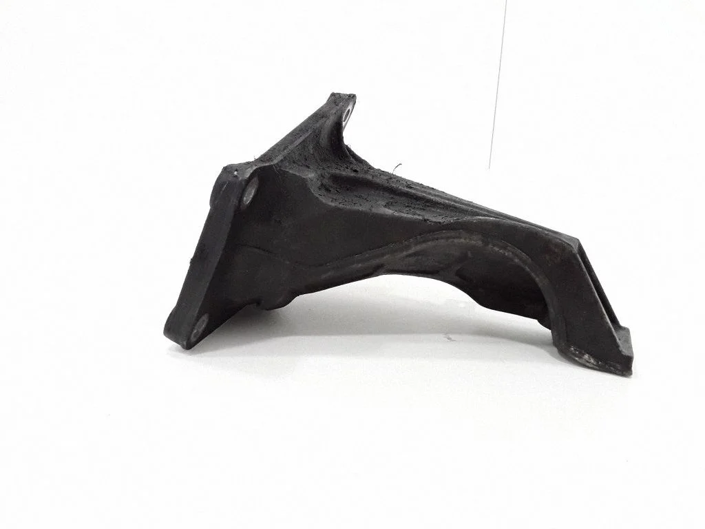 Engine mounting bracket 6754185