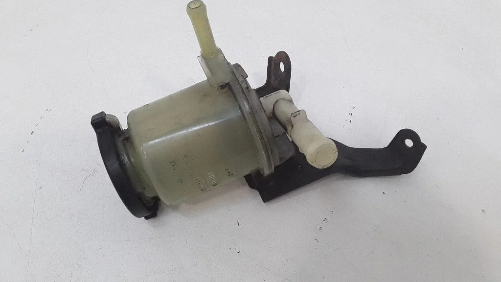 Power steering fluid tank/reservoir