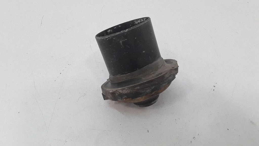 Front upper strut mount