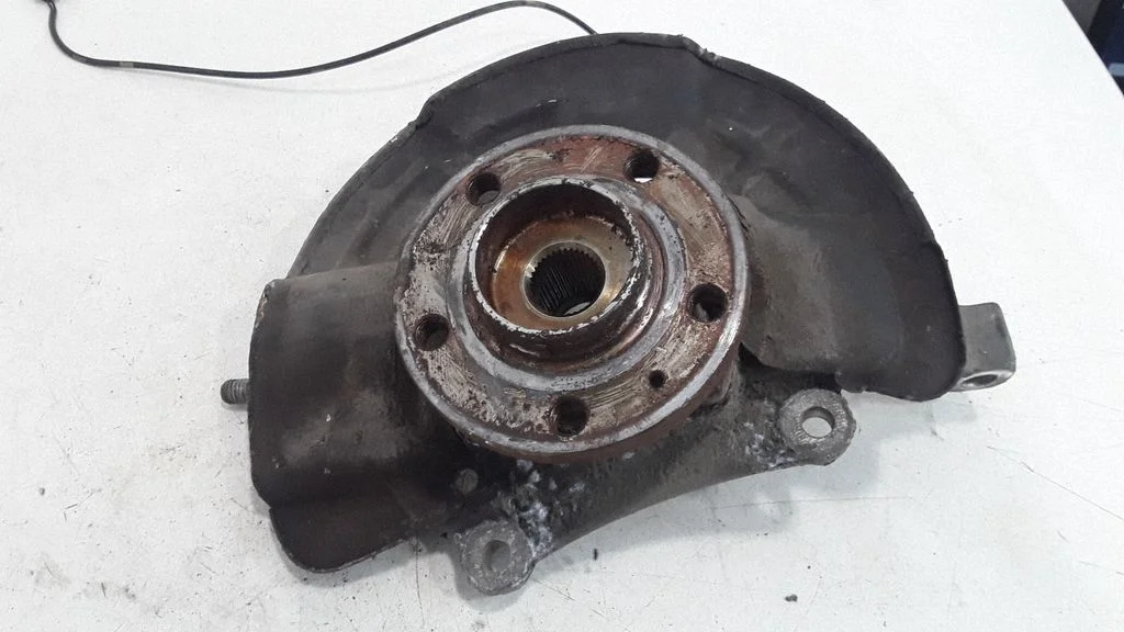 Front wheel hub spindle knuckle – front right