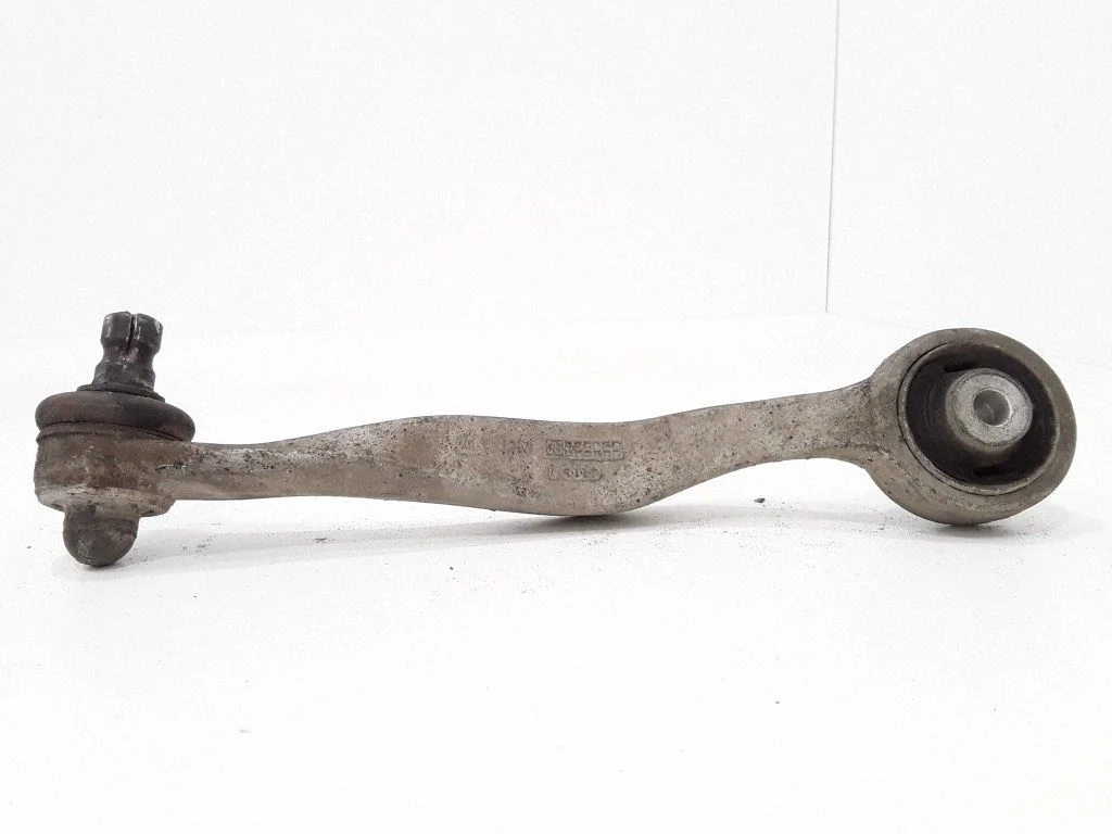 Front control arm – left
