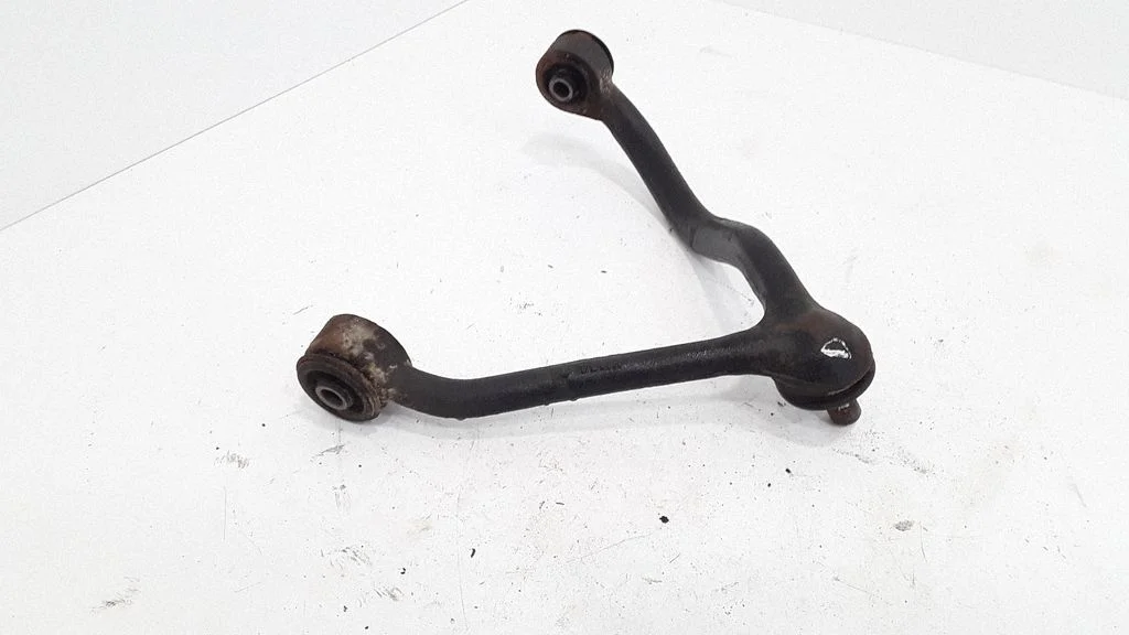 Front lower control arm/wishbone – right