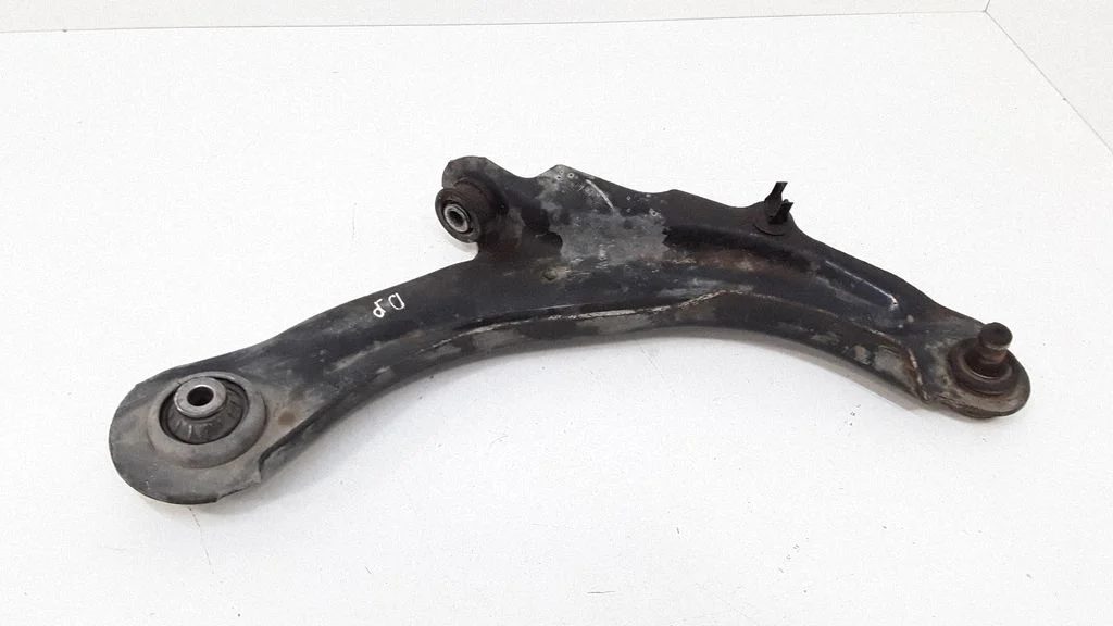 Front lower control arm/wishbone – right