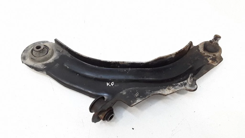 Front lower control arm/wishbone – left