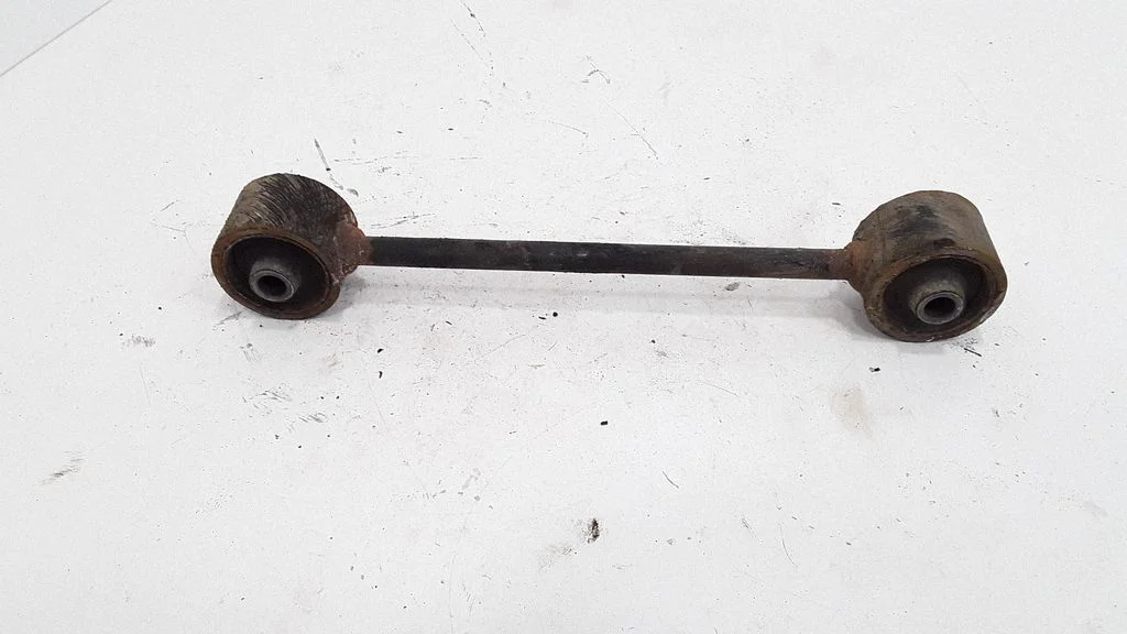 Rear control arm